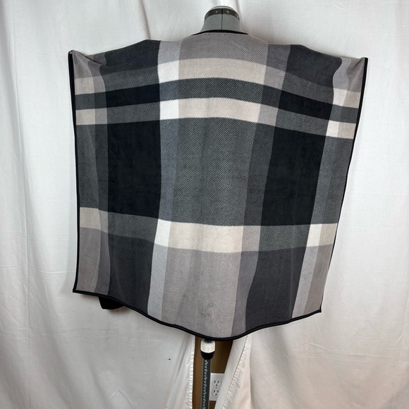 Ikebehar Soft Open-Front Poncho Wrap – Neutral Plaid Pattern – One Size - Picture 6 of 10